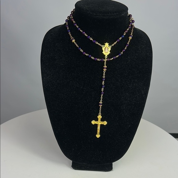 Rosary Purple Plastic Bead Gold Tone Crucifix Queen of Heaven Pray For Us - Picture 1 of 7